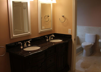 Carolyns Bathroom 10